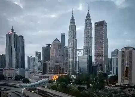 Explore Top Universities In-Demand Courses & Global Career Pathways (Hero Banner) - Study in Malaysia